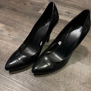 Shinny black heels